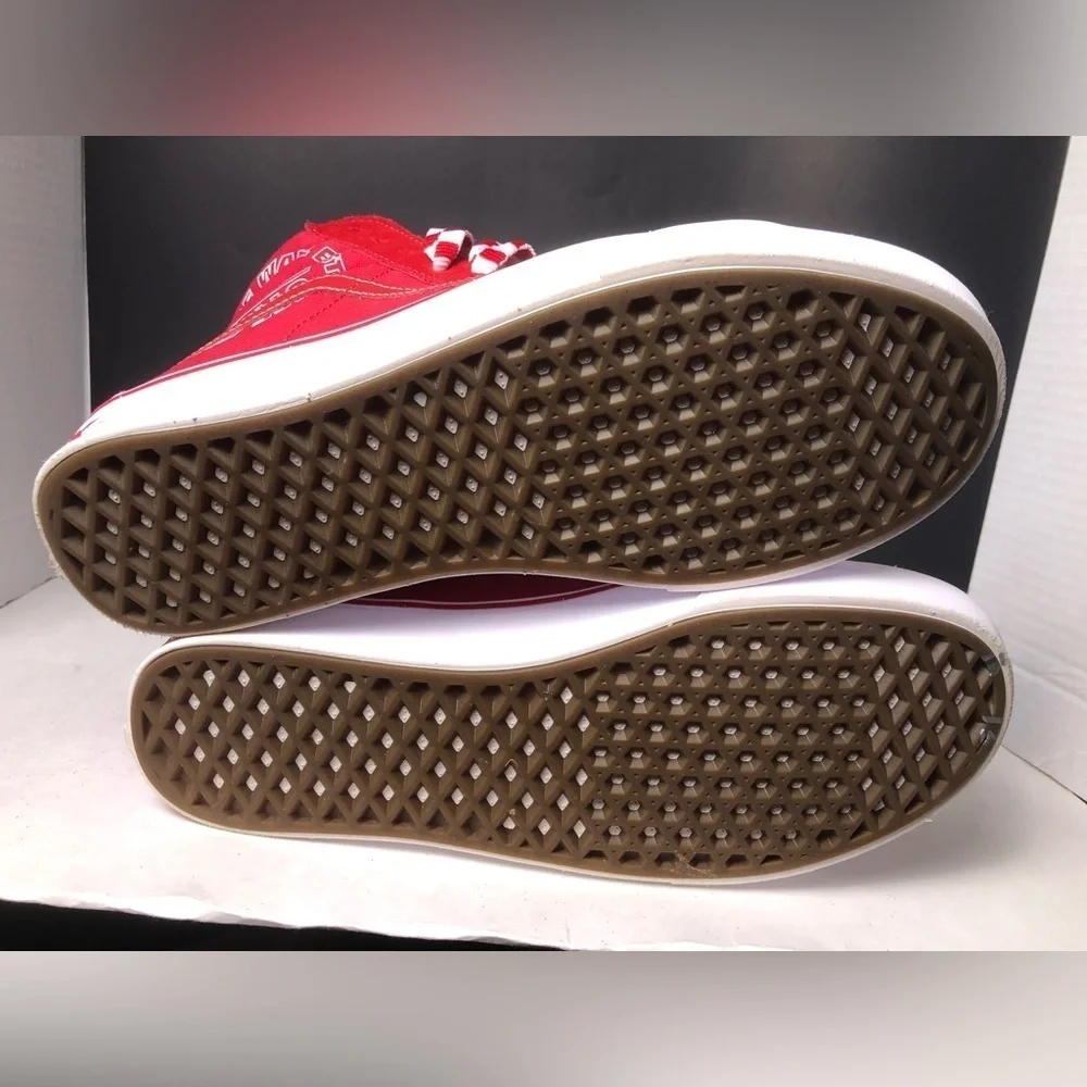 🍄Vans Red High-Tops with Checkered Laces🍄